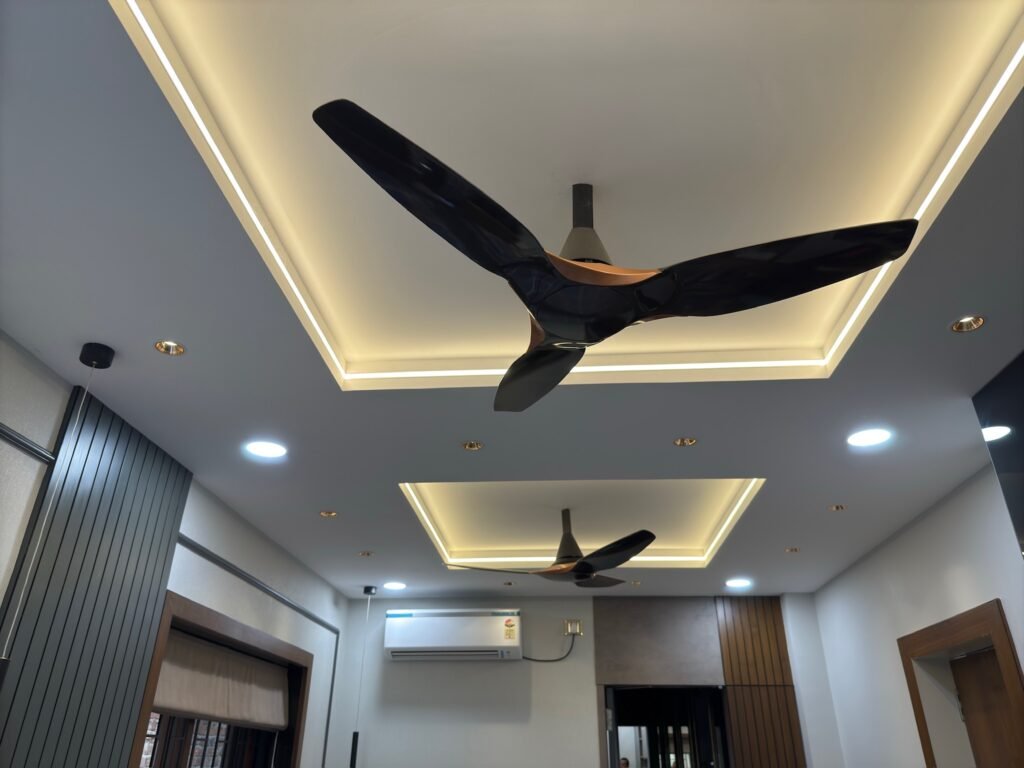 Ceiling fan with lighting in living room