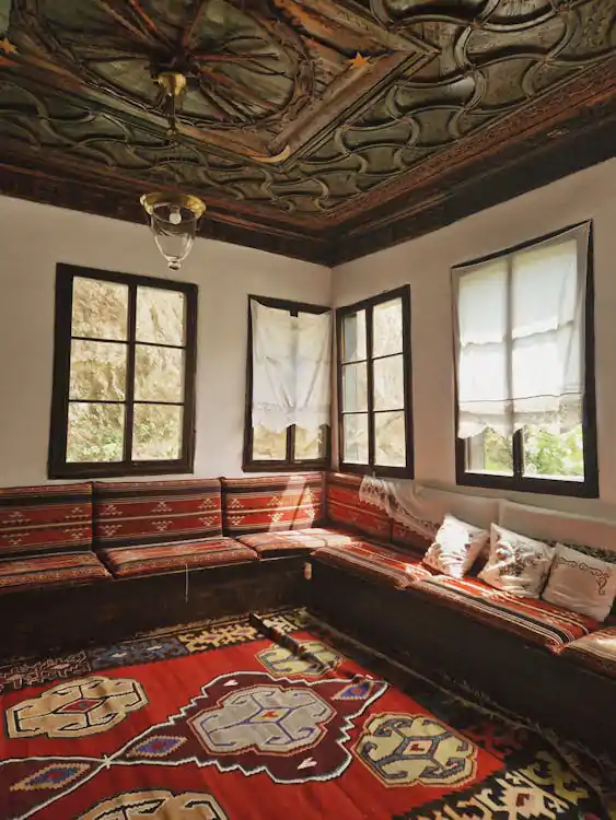 Top 5 Interior Design Styles You Need to Know - "Before Late" 20 free photo of traditional carpet in room